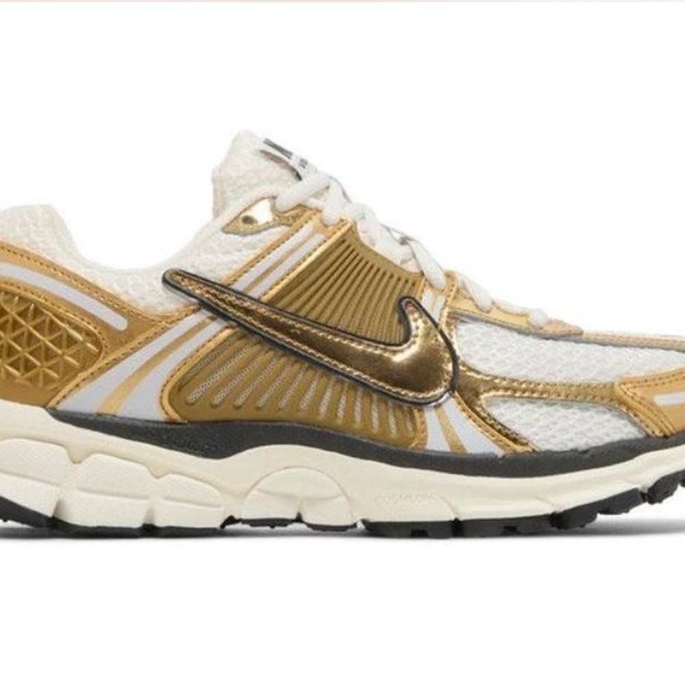 Nike Air Zoom Vomero 5 in ‘Metallic Gold’